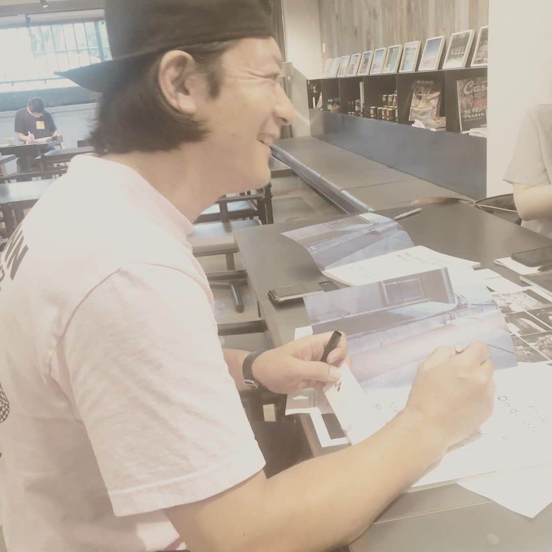 ハミルさんのインスタグラム写真 - (ハミルInstagram)「. . 朝起きて、 10:30には打合せ開始、 そのまま若木さんとランチしてたら、 叢の小田さんにひさびさに会えて、 そこにサポーズの若頭も合流した日。 . 会いたい人に会えた日。 いい日。 . #若木信吾 #叢 #小田康平 #サポーズ若頭」7月22日 21時29分 - haruhamiru