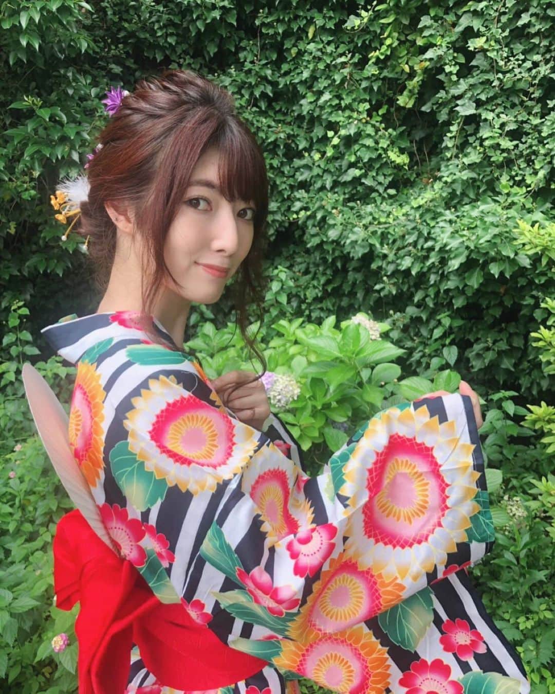 日下部美愛のインスタグラム：「花火大会のお供にいかが？ . . . #浴衣 #japan #photo #japan #model #me #hair #haircolor #hairstyles #fashion #makeup #selfie #followme #instagood #camera #instadaily #dailylook #selfie #한국 #맞팔 #사진 #데일리 #데일리룩 #인스타사진 #인스타그램 #일본인 #패션 #패션스타그램」