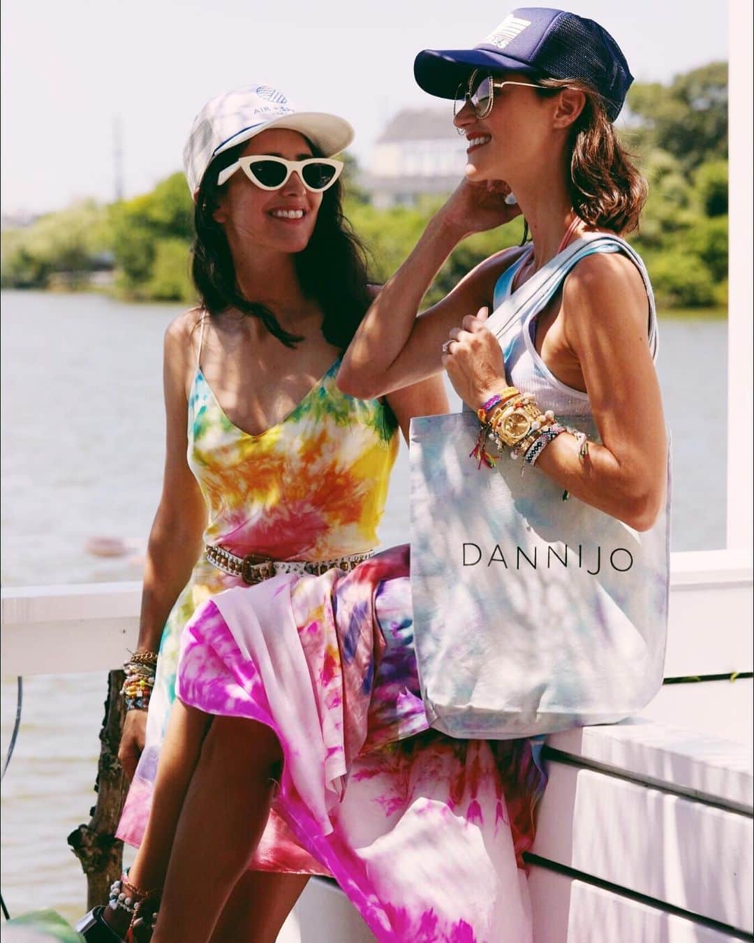 ダニジョーのインスタグラム：「ITS A HOT GIRL SUMMER 🌈🍦🦄🍓☀️We had the best time yesterday at our #tiedye brunch at @thesurflodge 🏄🏽‍♀️ Thank you to all our #dannijogirls (and #dannijodudes, too 😜) for bringing the fun. Swipe through to see the 🌈 📸: @audrey.amelie 📝: @inkrevival」