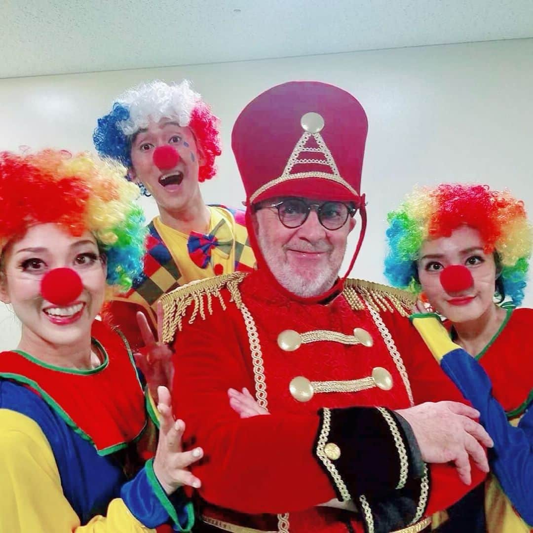 沢希理寿さんのインスタグラム写真 - (沢希理寿Instagram)「NHKホールでのパリ祭の様子です パリ祭ツアーの小田原⇨神戸⇨岡山⇨瀬戸田⇨名古屋⇨金沢公演も無事に終わり 2019年パリ祭、無事に全公演終了しました！  NHKホールでのパリ祭の様子をお届けします！ NHKホールはやっぱり広い！ 紅白歌手の方々の見る景色を見れて幸せでした！  今年は少し上級生になり笑 出番も増えて忙しかったけど みんなと歌って踊って楽しかったです！  先輩方の歌い踊られる姿に感動しました！  パリ祭ツアーの様子もまたアップします！  #パリ祭 #NHKホール #シャンソン #ピエロになりました🤡 photo by #KOG #鳳蘭 さん #風かおる さん #姿月あさと さん #パトリックヌジェ さん #花木さち子 さん #上村マキ さん」7月22日 22時18分 - rizu_sawaki