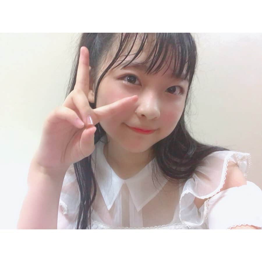 馬場彩華さんのインスタグラム写真 - (馬場彩華Instagram)「#HKT48九州7県ツアー . 初日おわました！ . すごいみんな熱くてたのしかったー！ . ツアーもそうだけどリハとかで学んだこととかたくさんあったしもっともっとぐんぐん成長したい！って思いました💪 . なおさん卒業しちゃうんだよね、😢 誰より手をふろうのときに思わず涙が、、寂しいな でも31日の卒業公演も盛り上げていけたらいいな😢 . . うちわ見つけたりレスするのはあんまり上手じゃないけど頑張って探してうちわ見つけるとめちっちゃ嬉しし目が合うとテンションアゲアゲになるね😚😚 . この調子で、 いや昨日以上の勢いで 最後まで盛り上がっていきましょう🔥💓 . ツアーまだまだ続きます✨ . 最後に、、 HKT大好きーーーー🥺😍」7月22日 22時17分 - s2yklo