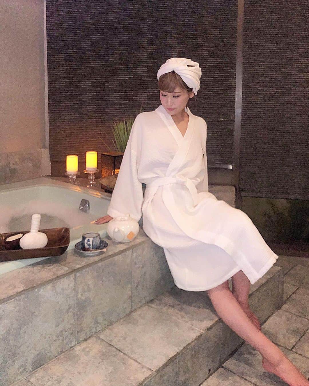 のインスタグラム：「グアム旅行では、 宿泊したホテル アウトリガー内にある #navasanaspa でマッサージしてもらいました🧖‍♀️ . . 全身50分コースで気持ちよすぎた😪💗 マッサージ後は、 泡風呂でカモミールティーを飲んで 心身ともに癒されました🛀✨ . . ちなみに旅行は、 @maimaiko29 と行ったよん✈️ . .  #outriggerguam  #outriggerguambeachresort #hotel #guamgotel #oceanview #spa #massage  #guam #trip #guamtrip #guamgourmet #グアムホテル #アウトリガー #アウトリガーグアム #ナヴァサナスパ #マッサージ #グアム #グアム旅行 #女子旅 #リゾート旅  #ビーチ #海 #水着 #ビキニ #あおぞら旅日記」