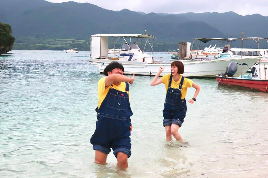 佐藤栞里さんのインスタグラム写真 - (佐藤栞里Instagram)「. バナナマンのせっかくグルメ！！ 日村さんとの石垣島の思い出🐠 憧れだった海でのぱしゃぱしゃ 日村さんが叶えてくれました😊✨ #本日は青春編 #このときだけで写真30枚越え #厳選に厳選を重ねました #日村さんの表情や動きがどれもこれも素敵なのです #もっともっと往復したかったなあ☺️ #9コマ漫画」7月22日 22時34分 - satoshiori727