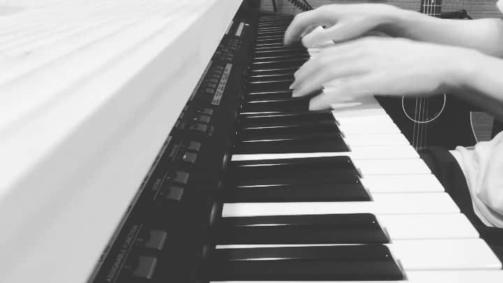 竹縄航太のインスタグラム：「名脇役 この曲で出会ってくれた人もたくさんいると思います。初めて作詞作曲提供した楽曲をセルフカバーさせて頂いた名脇役。ぜひアルバムで聴いてください。」