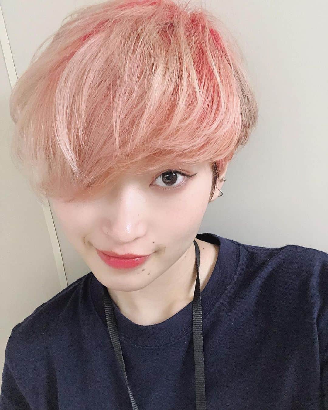 のインスタグラム：「前髪ふわっふわ.」