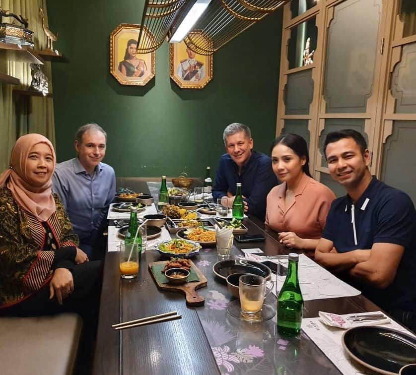 Raffi Ahmadさんのインスタグラム写真 - (Raffi AhmadInstagram)「Nice Dinner Meeting 🤗」7月22日 22時56分 - raffinagita1717