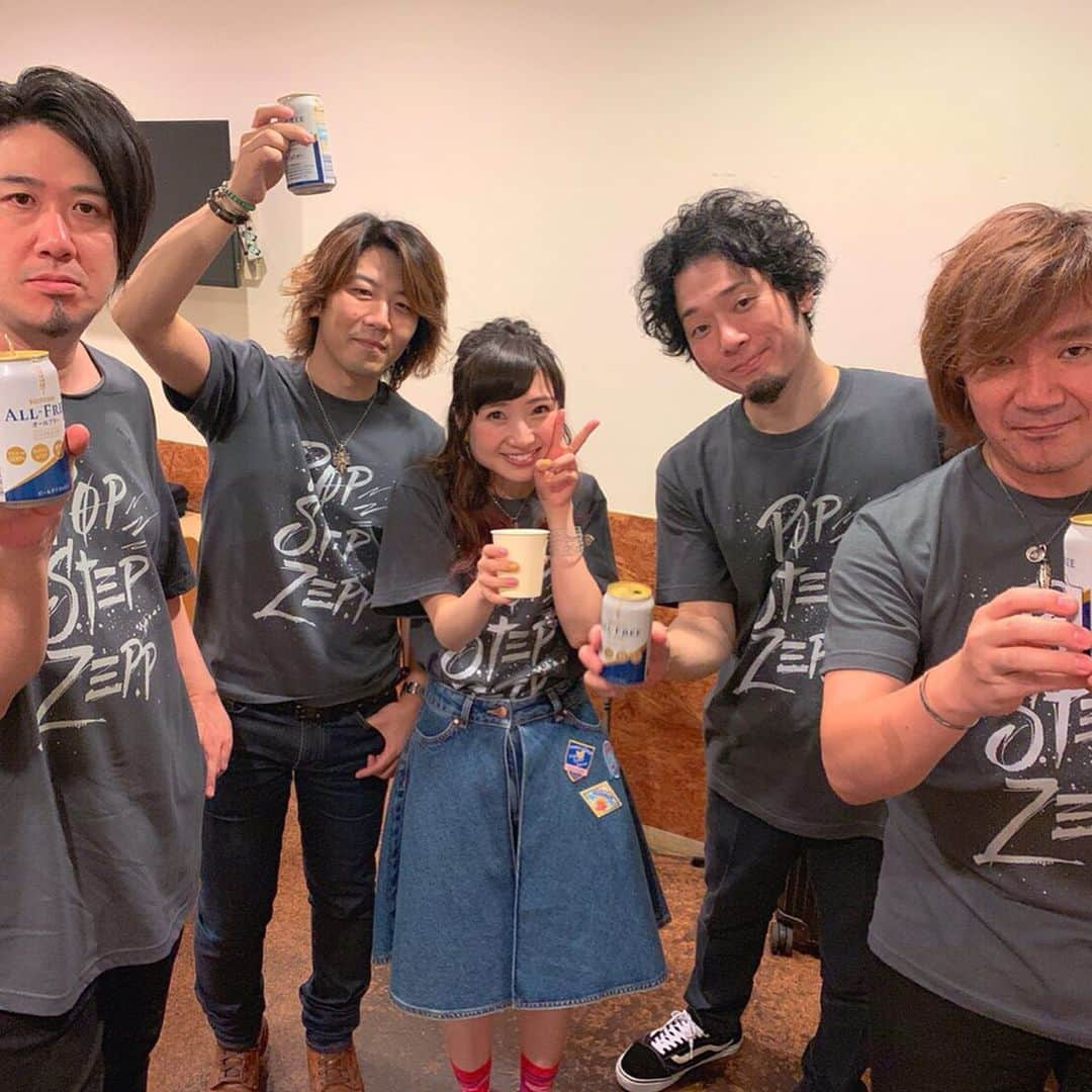 有安杏果さんのインスタグラム写真 - (有安杏果Instagram)「♪﻿ ﻿ ふほぉーーぅーーぃっ!!﻿ ﻿ ﻿ Pop Step Zeppツアー東京公演1日目🌟﻿ ﻿ 楽しかったーみんなの熱量すごかったーー❣️﻿ ﻿ 平日なのに来てくれて本当にありがとうっ✨﻿ ﻿ 来れないけど応援してくれた人もありがとうっ✨﻿ ﻿ 明日も熱～いライブにするぞーー🎸🎤🎹🎶﻿ ﻿ ﻿ 有安杏果﻿ ﻿ #福原将宜 ﻿ #山口寛雄 ﻿ #玉田豊夢 ﻿ #宮崎裕介 ﻿ #ポプステ﻿ #ご当地ステッカー #東京 #今日を全力で」7月22日 23時02分 - ariyasu_momoka_official