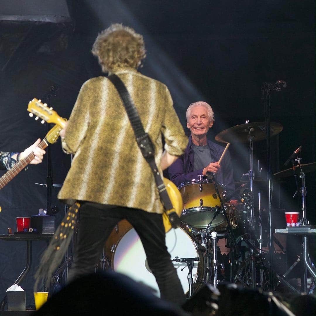 The Rolling Stonesさんのインスタグラム写真 - (The Rolling StonesInstagram)「Vote for which song the Rolling Stones will play tomorrow night in Philadelphia on the official website! There are some classics and a real oldie to choose from... go have your say 👉 rollingstones.com/vote 📸: J. Bouquet  #therollingstones #stonesnofilter #vote #tour #philadelphia #setlist #usa」7月22日 23時20分 - therollingstones