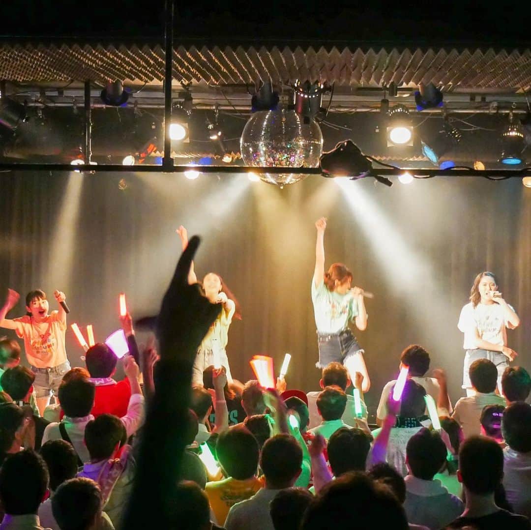 りんご娘さんのインスタグラム写真 - (りんご娘Instagram)「#DISCOTHEQUE !! 最高の時間をありがとうございました!! lyrical schoolさん、ONEPIXCELさんと共演できて本当に光栄です🎤 告知しました19thアニバーサリーライブ東京公演（渋谷WWW）は9月12日です!! また皆さんにお会いできるのを楽しみにしてます🍎#RINGOMUSUME #lyricalschool さん #ONEPIXCEL さん」7月22日 23時37分 - _ringo.musume.com_