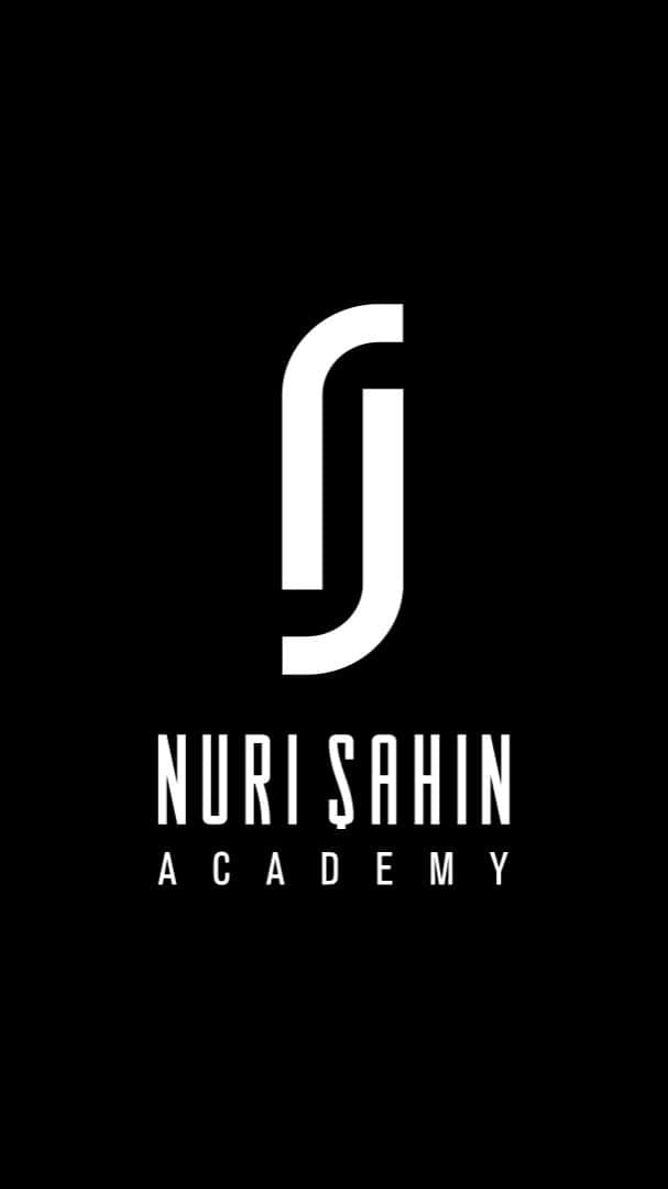 ヌリ・シャヒンのインスタグラム：「The initial phase of Nuri Sahin Academy took place on the 21-22nd of June in Istanbul. It was about us. The adults. The professionals in sports business. Because children have never been very good at listening to their elders, but they have never failed to imitate them.」