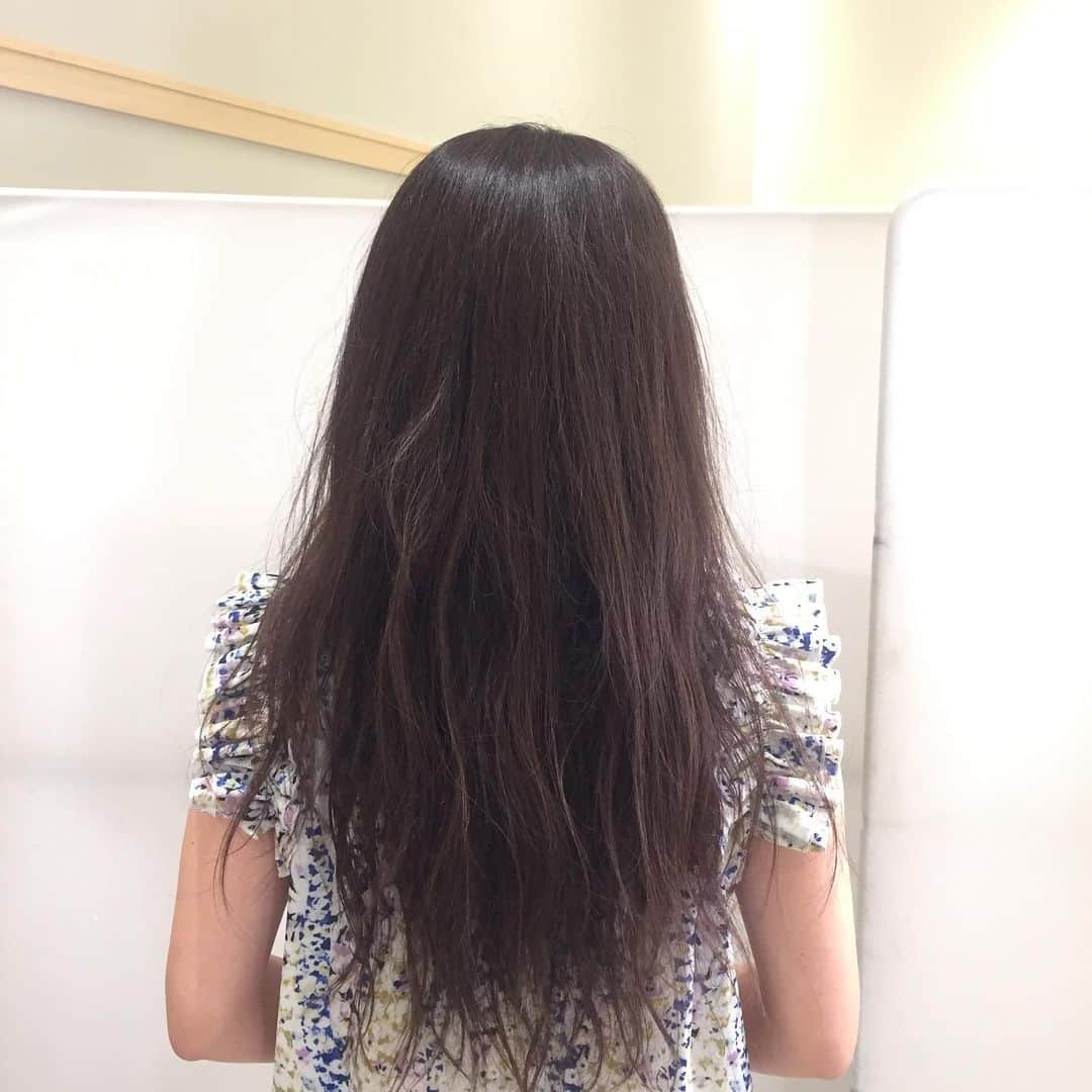 美的 Biteki's official Instagram! さんのインスタグラム写真 - (美的 Biteki's official Instagram! Instagram)「本日、「資生堂ビューティーサロン×美的 SUBLIMIC Special Experience」イベントが開催！﻿ ﻿ 資生堂プロフェッショナルのヘア＆スカルプケアブランドである「SUBLIMIC（サブリミック）」は、最先端のテクノロジーによって髪と頭皮の内なる力にアプローチします。﻿ 豊富なラインアップに、スペシャルケアアイテムの「ワンダーシールド」が仲間入りしました！（サロン・ホームケア用 125ml ¥3,800税抜）﻿ ﻿ 取扱サロンでは、ダメージによる毛髪形状の乱れに着目し、なめらかな状態に導くトリートメントメニューも開始され、今回特別に美的クラブ10名が体験できることに！﻿ ﻿ 最初のプログラムでは、『美的』専属モデル・美容家の有村実樹と資生堂ビューティーサロン スタイリストの舩越さんが登壇し、トークショーが行われました。﻿ 前々日に施術を受けた有村は、「手ぐしだけでも充分なくらい、まるでシルクのような手触りが続き、びっくりするくらいの仕上がりの良さ！」と、すっかり気に入ったそう。﻿ ﻿ トークショーに続き、いよいよお待ちかねの「SUBLIMIC」トリートメントメニュー体験へ！  体験後は参加者全員、髪のツヤが格段にアップし、天使の輪がはっきりとわかるように✨  サラサラの美髪に大満足のご様子でした！﻿ ﻿ ヘアケアは何よりも継続が大事。紫外線や冷房などで髪が乾燥しがちな今こそ、サロンでのトリートメントを習慣にしてみては？﻿ ﻿ イベントの詳細は、後日美的.comにてご紹介！ぜひチェックしてみて♪﻿ ﻿ #sublimic #shiseidobeautysalon #biteki #美的 #有村実樹 #pr @shiseido_beautysalon #cocoti」7月22日 23時34分 - bitekicom