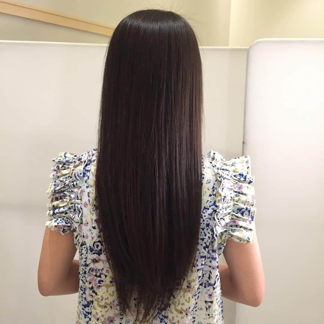 美的 Biteki's official Instagram! さんのインスタグラム写真 - (美的 Biteki's official Instagram! Instagram)「本日、「資生堂ビューティーサロン×美的 SUBLIMIC Special Experience」イベントが開催！﻿ ﻿ 資生堂プロフェッショナルのヘア＆スカルプケアブランドである「SUBLIMIC（サブリミック）」は、最先端のテクノロジーによって髪と頭皮の内なる力にアプローチします。﻿ 豊富なラインアップに、スペシャルケアアイテムの「ワンダーシールド」が仲間入りしました！（サロン・ホームケア用 125ml ¥3,800税抜）﻿ ﻿ 取扱サロンでは、ダメージによる毛髪形状の乱れに着目し、なめらかな状態に導くトリートメントメニューも開始され、今回特別に美的クラブ10名が体験できることに！﻿ ﻿ 最初のプログラムでは、『美的』専属モデル・美容家の有村実樹と資生堂ビューティーサロン スタイリストの舩越さんが登壇し、トークショーが行われました。﻿ 前々日に施術を受けた有村は、「手ぐしだけでも充分なくらい、まるでシルクのような手触りが続き、びっくりするくらいの仕上がりの良さ！」と、すっかり気に入ったそう。﻿ ﻿ トークショーに続き、いよいよお待ちかねの「SUBLIMIC」トリートメントメニュー体験へ！  体験後は参加者全員、髪のツヤが格段にアップし、天使の輪がはっきりとわかるように✨  サラサラの美髪に大満足のご様子でした！﻿ ﻿ ヘアケアは何よりも継続が大事。紫外線や冷房などで髪が乾燥しがちな今こそ、サロンでのトリートメントを習慣にしてみては？﻿ ﻿ イベントの詳細は、後日美的.comにてご紹介！ぜひチェックしてみて♪﻿ ﻿ #sublimic #shiseidobeautysalon #biteki #美的 #有村実樹 #pr @shiseido_beautysalon #cocoti」7月22日 23時34分 - bitekicom