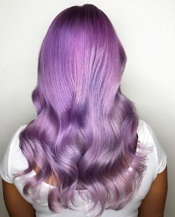 CosmoProf Beautyさんのインスタグラム写真 - (CosmoProf BeautyInstagram)「Lovely Lavender Locks by @colorbyjosefin🔮⁣ ⁣ Color achieved using all @marianilastockholm Colour Refresh on towel-dried hair💜⁣ FORMULA:⁣ Roots: 10 Parts Lavender, 2 Parts Vivid Violet, 1 Part Black⁣ Lengths: 10 Parts Lavender, 5 Parts White Mix⁣ ⁣ Find the full selection of #MariaNila products, such as cleansers, color conditioners and hair masques, online, through your Sales Consultant or at your local #cosmoProfbeauty where you are #licensedtocreate⁣ ⁣ #repost #marianilastockholm #pastelhair #purplehair #violethair #lavenderhair #lilachair」7月22日 23時35分 - cosmoprofbeauty