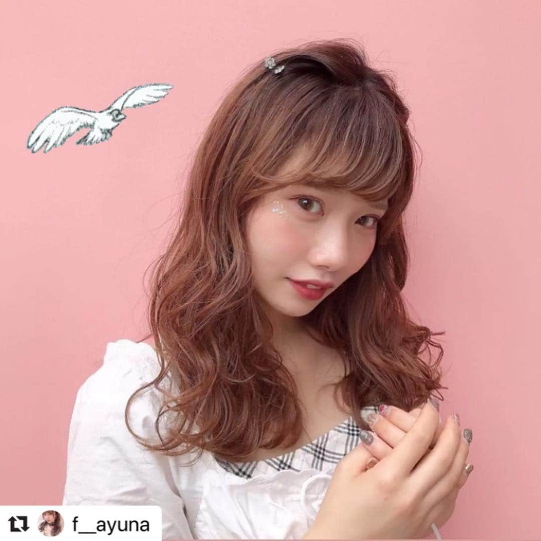 のインスタグラム：「#Repost @f__ayuna with @make_repost ・・・ 作品撮りのモデルさん募集してます⸜🌷︎⸝‍花火大会やイベントでヘアメイク着付けして欲しい人是非やらせてください!! #ayuna_world #美容学生 #作品撮り #frenchgirly #angel #フレンチガーリー  #ウェーブ巻き  #ミックス巻き #巻き髪アレンジ  #サロンモデル  #美容学生と繋がりたい  #ootd #burberry  #ピンクメイク #hairstyle  #hairarrange  #haircolor  #makeup  #instagood  #instafashion #likeforlikes  #likeforfollow  #like4likes #like4follow」