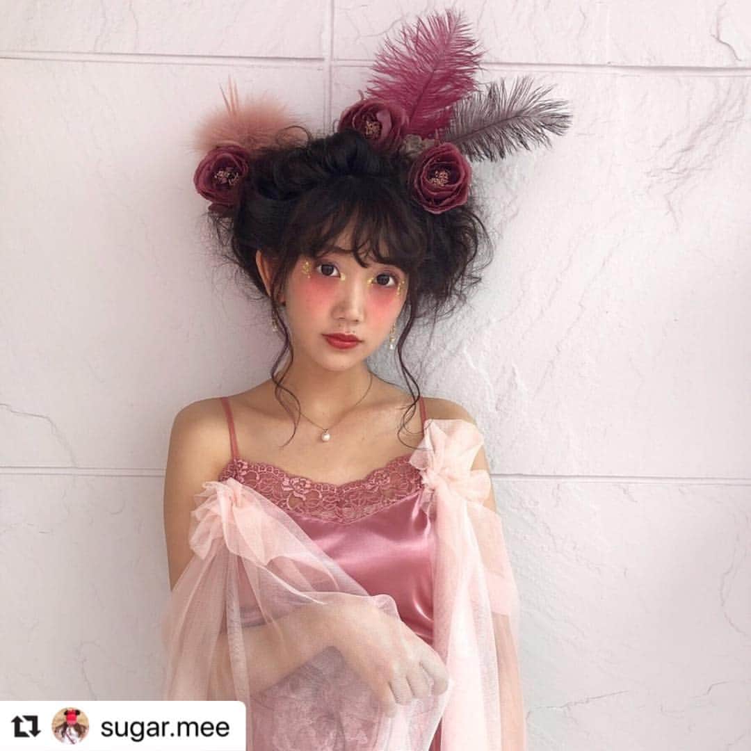 のインスタグラム：「#Repost @sugar.mee with @make_repost ・・・ ももかちゃんの可愛さに助けられて可愛い作品がつくれた🥰 ずっと可愛い可愛い言よった(笑)モデルしてくれてほんまにありがとう🥺♡ 紹介してくれたあやのに感謝︎︎☺︎ . . . #instagood #instalike #instabeauty #l4l #l4like #f4f #fff #followmeto #follow4followback #hairmake #hairarrange #makeup #ヘアメイク #ヘアメイクコンテスト #作品撮り #いいね返し #美容学生」