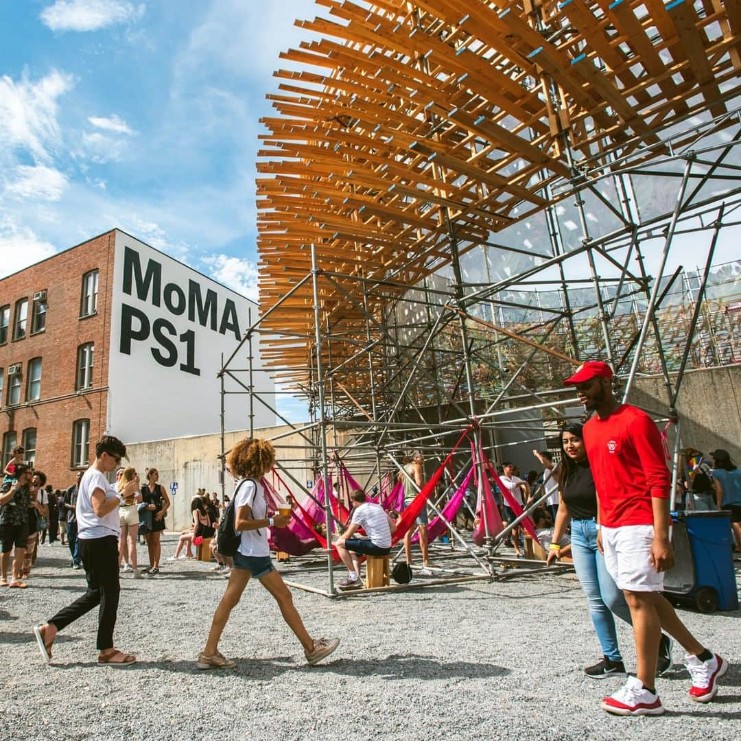 ニューヨーク近代美術館さんのインスタグラム写真 - (ニューヨーク近代美術館Instagram)「We're keeping @MoMAPS1 open late just for our members this Wednesday. See current exhibitions, explore this year’s Young Architects Program winner, and enjoy drinks in the courtyard. Join us for #MoMAmember After Hours on July 24, 6:30–9:00 p.m.: mo.ma/afterhours (link in bio) … Photo: Ryan Muir」7月23日 0時08分 - themuseumofmodernart