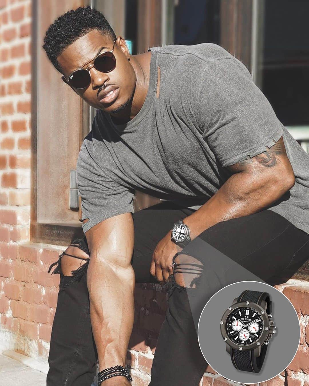 Simeon Pandaさんのインスタグラム写真 - (Simeon PandaInstagram)「Sporting the @twsteel x @justliftofficial TS12 ⌚️👌🏾 Check out the full Limited Edition Collection at twsteel.com/simeonpanda⁣ ⁣ #twsteel #justlift #justliftofficial」7月23日 0時23分 - simeonpanda