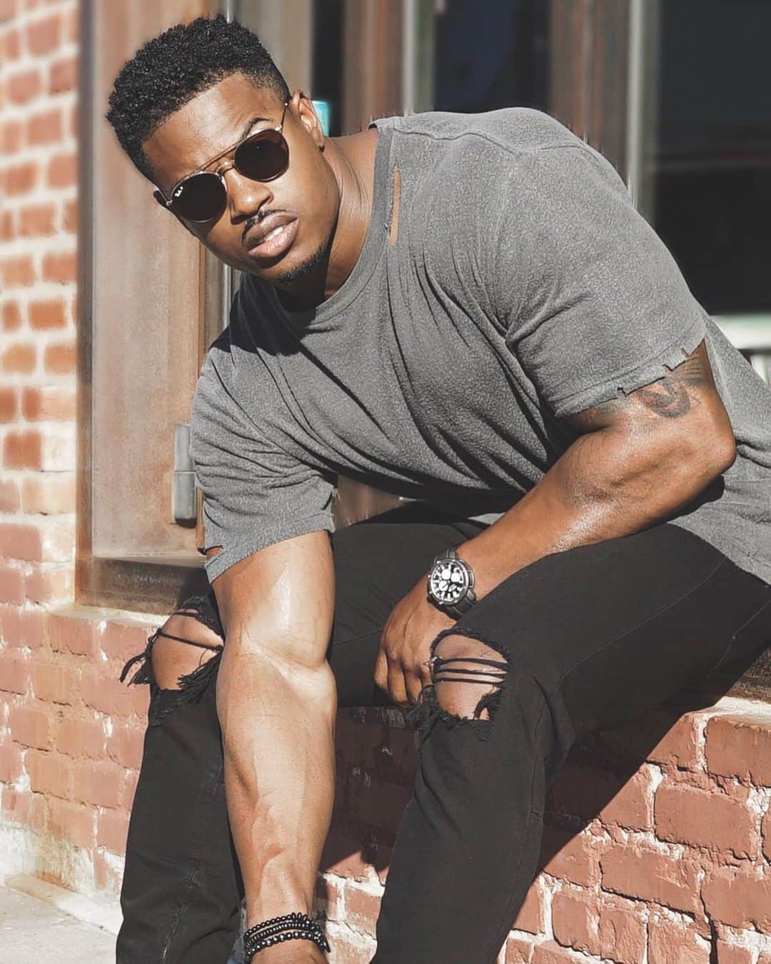 Simeon Pandaさんのインスタグラム写真 - (Simeon PandaInstagram)「Sporting the @twsteel x @justliftofficial TS12 ⌚️👌🏾 Check out the full Limited Edition Collection at twsteel.com/simeonpanda⁣ ⁣ #twsteel #justlift #justliftofficial」7月23日 0時23分 - simeonpanda