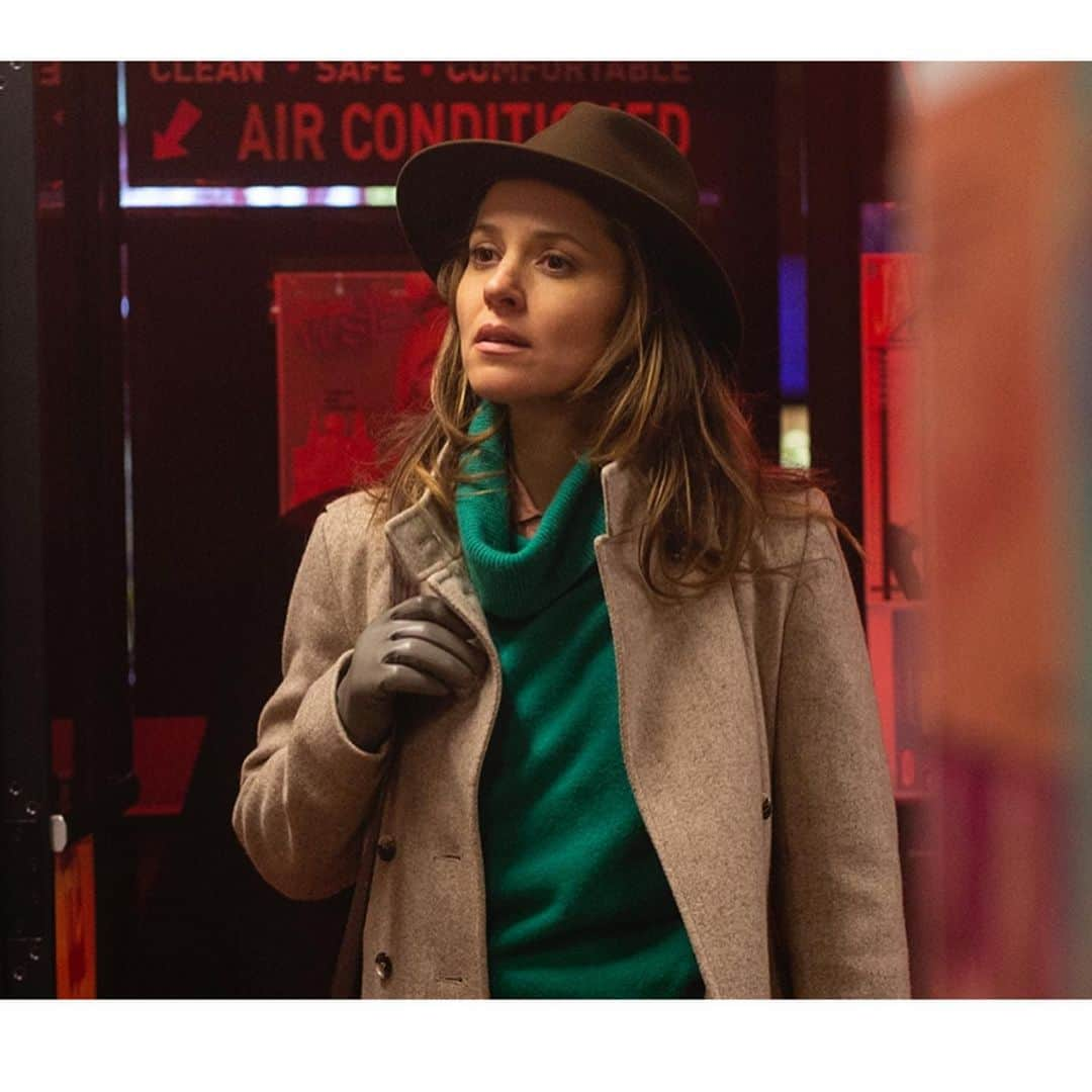 マルガリータ・レヴィエヴァさんのインスタグラム写真 - (マルガリータ・レヴィエヴァInstagram)「We shot the final episode of the Deuce two days ago.  I remembered how I walked into my callback audition for the Deuce team shaking like a leaf. Somehow, they still saw through me and believed in me and eventually entrusted me to bring Abby Parker to life. David Simon, George Pelacanos, Nina Noble and Alexa Fogel gave me an opportunity of a lifetime. They brought me on to play amongst some of the most extraordinary, wildly talented actors. I was humbled and inspired daily, in the presence of such immense courage and creativity.  It has been a true honor and a privilege. It will be impossibly hard saying goodbye to this cast, crew and part. But Abby has changed me forever, and for that I am immensely grateful.  THANK YOU, my deucebag family. I adore and cherish you beyond words. #thedeuce#hbo#davidsimon #georgepelecanos #ninaknoble #alexafogel #alltheactorswhofitinthetag @robotika @davidkrumholtz @zoe.kazan @methodmanofficial #jamesfranco #garycarr #michaelrispoli#andmanymanymore  #deucebagsforlife🍒❤️🍒. ***the second and third photos are screenshots from the original audition tape I made on August 15, 2015. ****yes, my zipper is open in this first photo 😳🤷🏼‍♀️」7月23日 0時32分 - margaritalevieva