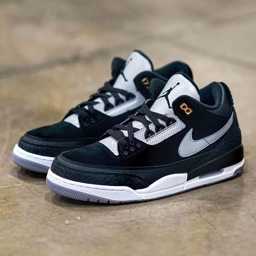 Sneaker News x Jordans Dailyさんのインスタグラム写真 - (Sneaker News x Jordans DailyInstagram)「Black Air Jordan 3 Tinkers are drooping July 27th 👀 How are they looking? #jordansdaily」7月23日 0時33分 - jordansdaily