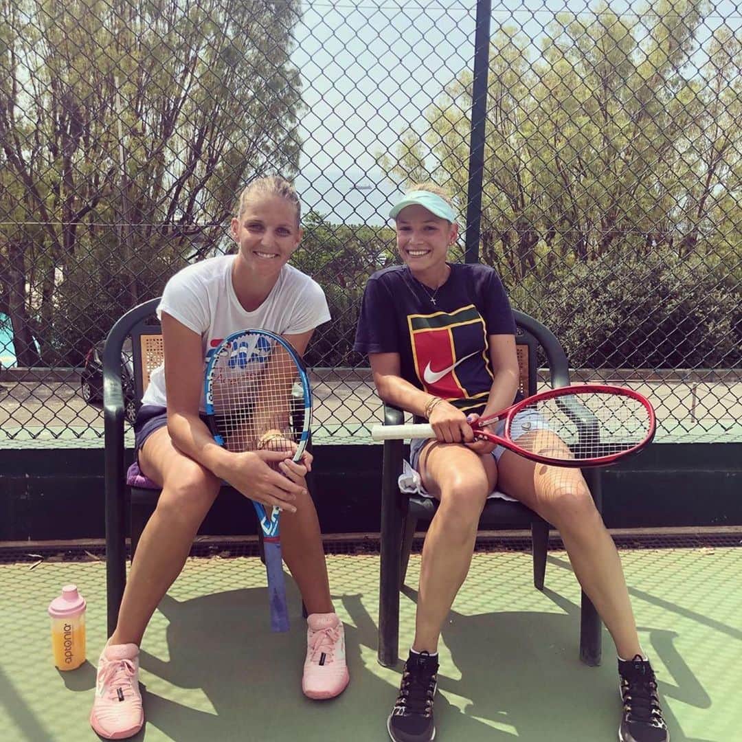 WTA（女子テニス協会）さんのインスタグラム写真 - (WTA（女子テニス協会）Instagram)「💪 #Repost @donnavekic ・・・ Sweating it out with @karolinapliskova while our coaches are still enjoying their holiday 🤔🤪😅💪🏻🏃🏼‍♀️#mondaymotivation」7月23日 1時02分 - wta