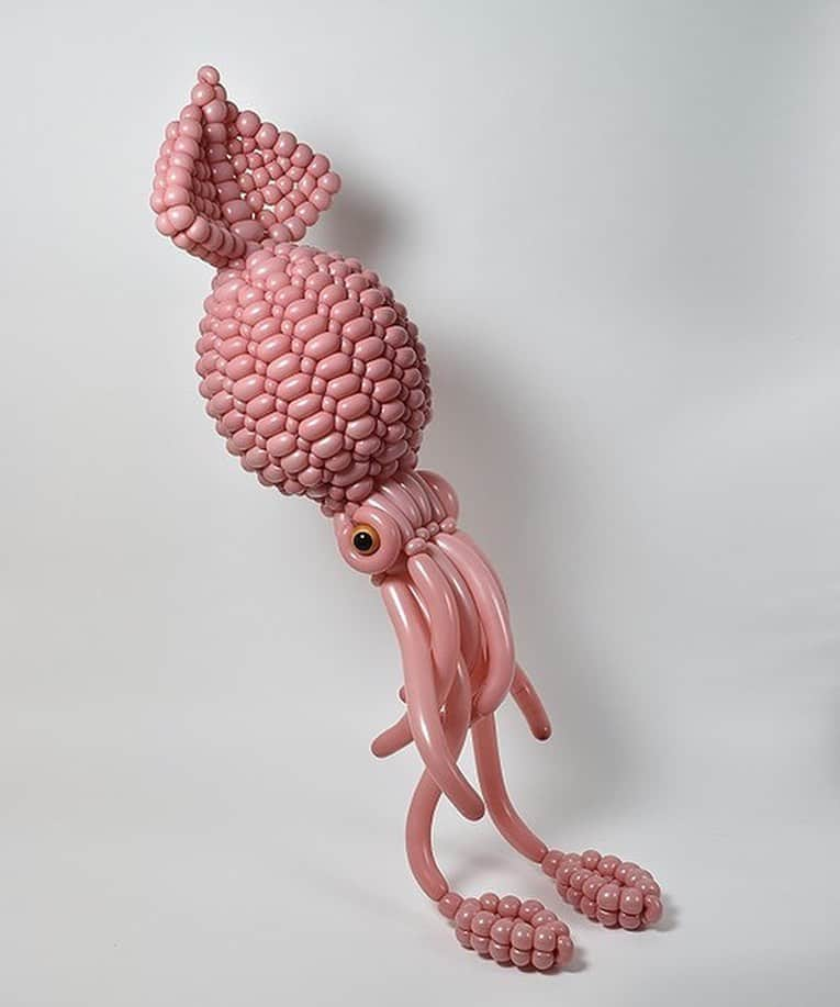 Instagramさんのインスタグラム写真 - (InstagramInstagram)「“When most people think of balloon art, they think of a poodle made from a single balloon,” explains chemical engineer and balloon art hobbyist Masayoshi Matsumoto (@isopresso_balloon), who creates complex artworks of multiple balloons with no help from adhesives, markers or sealants. 🤯🎈⁣ ⁣ Photos by @isopresso_balloon」7月23日 1時14分 - instagram