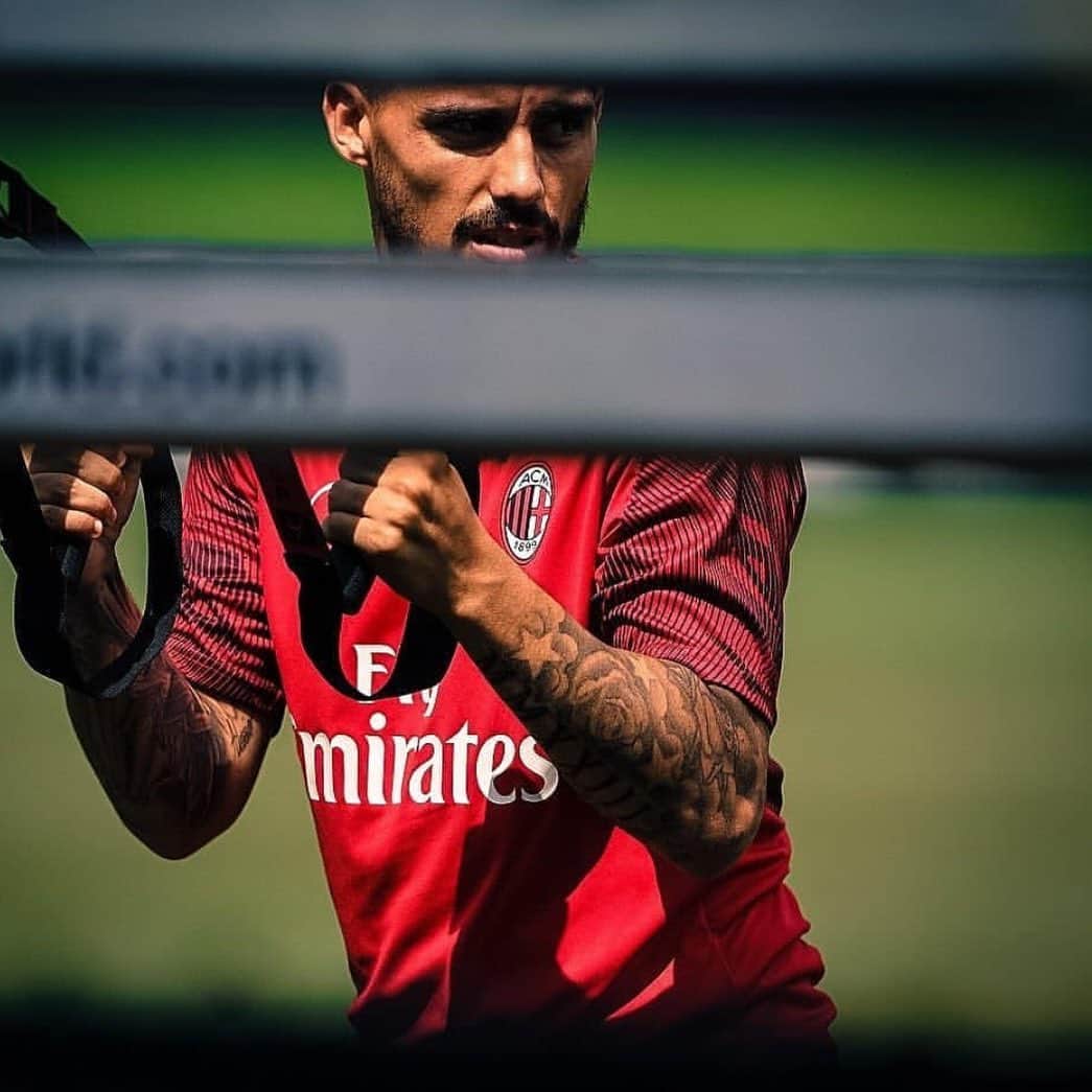 ヘスス・フェルナンデス・サエスのインスタグラム：「Another Day ✅ 🎱 🇺🇸 #suso8 @acmilan」