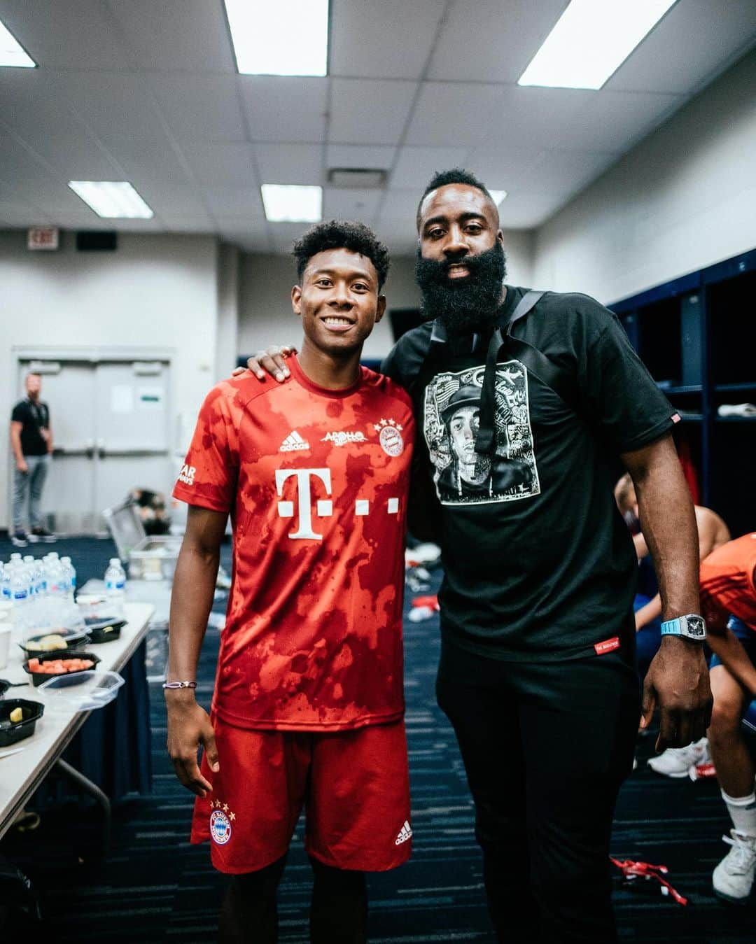 ダヴィド・アラバさんのインスタグラム写真 - (ダヴィド・アラバInstagram)「his city. thanks for stopping by @jharden13」7月23日 1時27分 - davidalaba