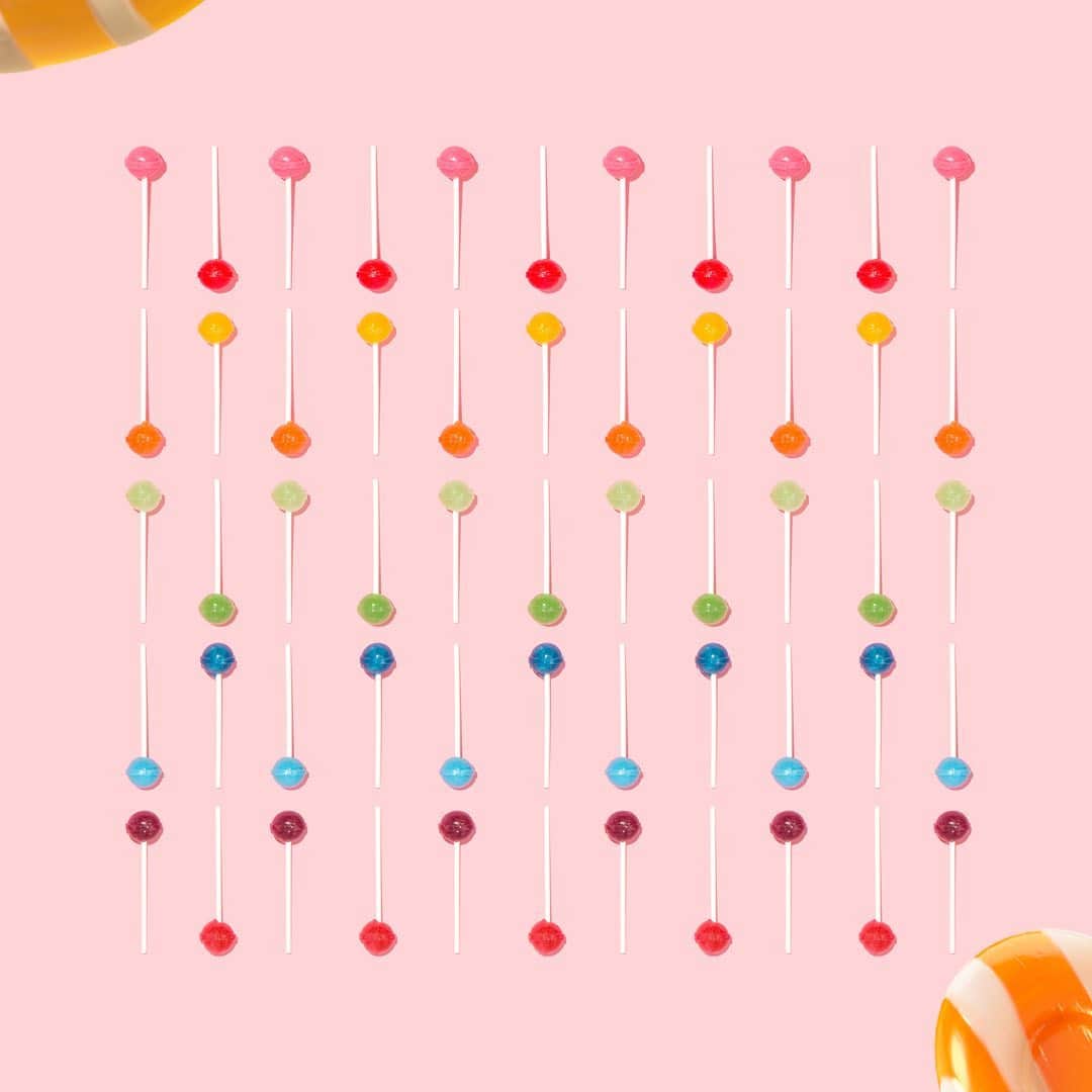 Candy Crushさんのインスタグラム写真 - (Candy CrushInstagram)「CANDY FACT📝 A lollipop, which was invented by George Smith in 1908, was named after Lolly Pop, a racing horse. 🍭🏇」7月23日 1時44分 - candycrushsaga