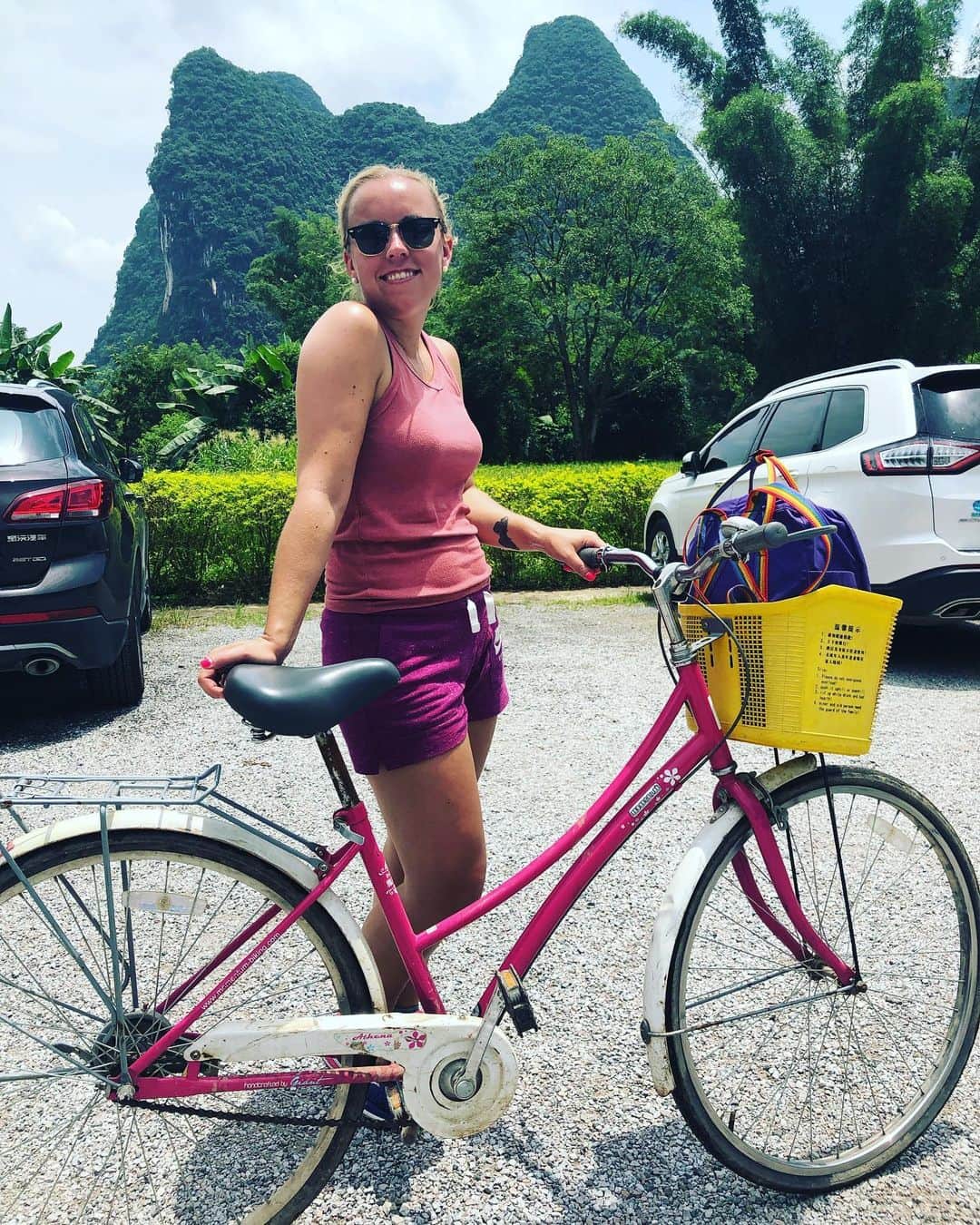 ティーネ・ティング・ヘルセットのインスタグラム：「Biking in Yangshuo 🚲 #Yangshuo @theapsaralodge #experiencingchina #holiday」