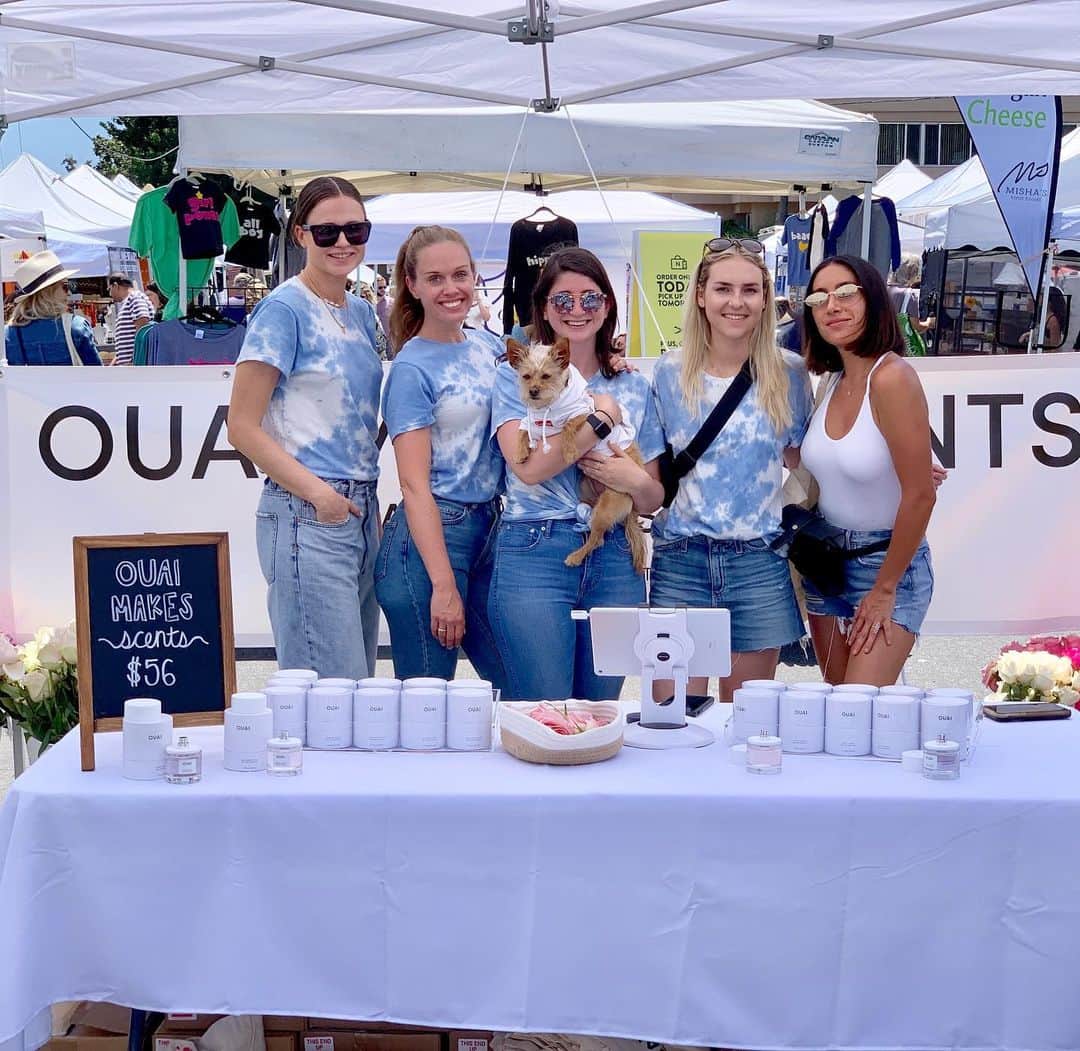 JEN ATKINさんのインスタグラム写真 - (JEN ATKINInstagram)「Yesterday was one of those amazing days where an idea @theouai team came up with was brought to life in the most fun way possible🙏🏼. Thank you to everyone who stopped by our booths at both Brentwood and Melrose farmers markets! See you next week at the Palisades and later in Chicago & Miami (dates on my Story) 🌸🍏🍒🍉✨」7月23日 1時59分 - jenatkinhair