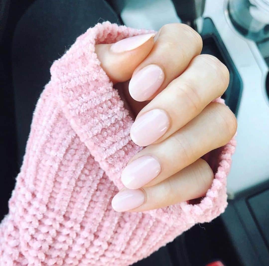 CosmoProf Beautyさんのインスタグラム写真 - (CosmoProf BeautyInstagram)「These soft, pink nails are PERFECT #ManiMonday Nail Inspo💗💅 ✨ Rose petal pink nails created using the NEW ASP Quick Dip - coming to #cosmoprofbeauty this Summer for #licensedtocreate artists💗  #repost @_amandabella #pinknail #dippowdernails #aspquickdip #dipnails #dippowder #pinknailpolish」7月23日 2時30分 - cosmoprofbeauty