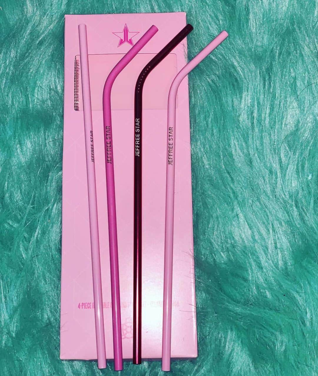 Jeffree Star Cosmeticsさんのインスタグラム写真 - (Jeffree Star CosmeticsInstagram)「Plastic straws? 🐢 No thanks!  Shop our metal straws in 4 different color packs 💖 #jeffreestarstraws #jeffreestarcosmetics photo by: @kells156」7月23日 2時32分 - jeffreestarcosmetics