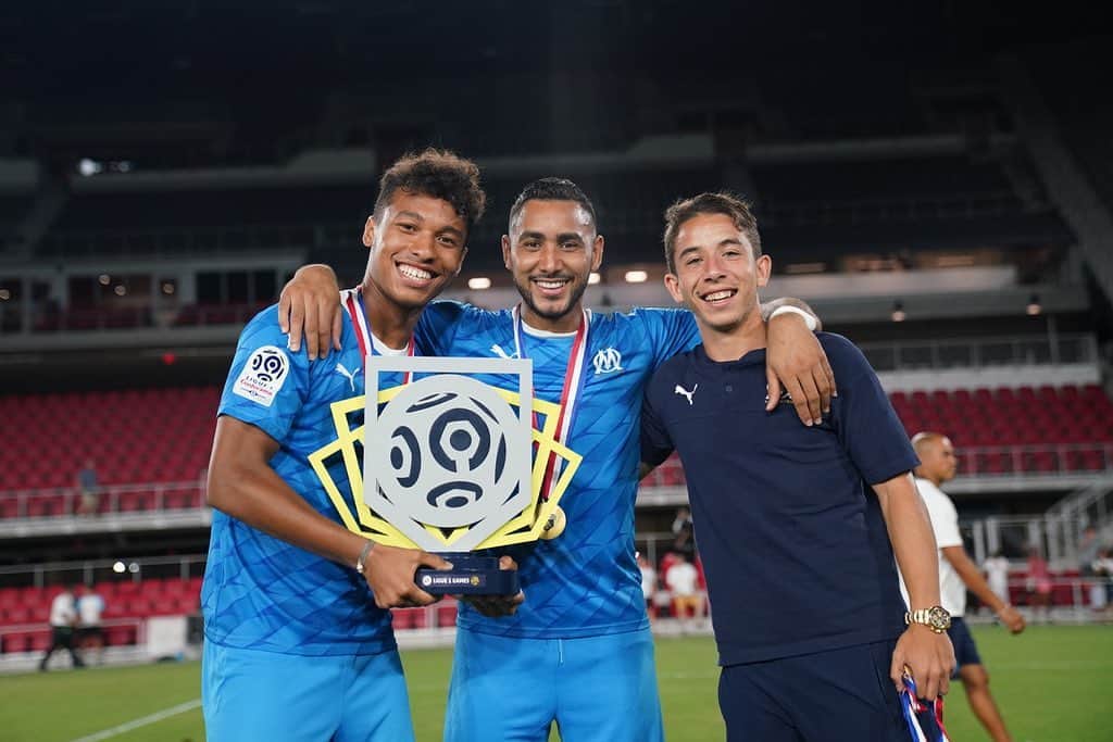 のインスタグラム：「Avec mes bébés 🏆❤️ @bouba_darkoss @maxlop10  @olympiquedemarseille @equipedefrance @famillespoir #10 #⚪️Ⓜ️ #LMV #NMP-10 #TeamBoumBam」