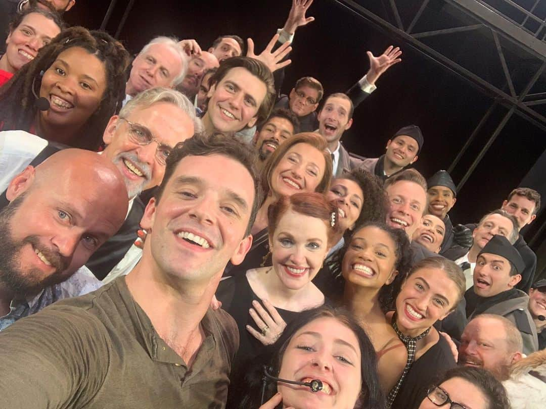 マイケル・ユーリーさんのインスタグラム写真 - (マイケル・ユーリーInstagram)「I feel as though I’ve been to a most wonderful four week party. @shakespeareindc’s #freeforall of #Hamlet exceeded all possible expectations thanks to these brilliant people and our incredible audiences. I will miss DC, the Harman and our merry playmakers who are indeed “the abstract and brief chronicles of the time.” ❤️🙌🏻🤺💀」7月23日 3時34分 - michaelurielikesit