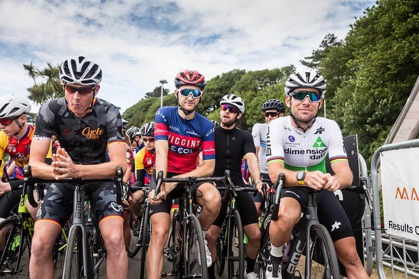 カル・クラッチローさんのインスタグラム写真 - (カル・クラッチローInstagram)「Hard day on the pedals yesterday at a very well organised @iomcyclefest , was great fun ! Well done to @PaulPhillipsTT , all of his crew and everyone that took part」7月23日 3時59分 - calcrutchlow