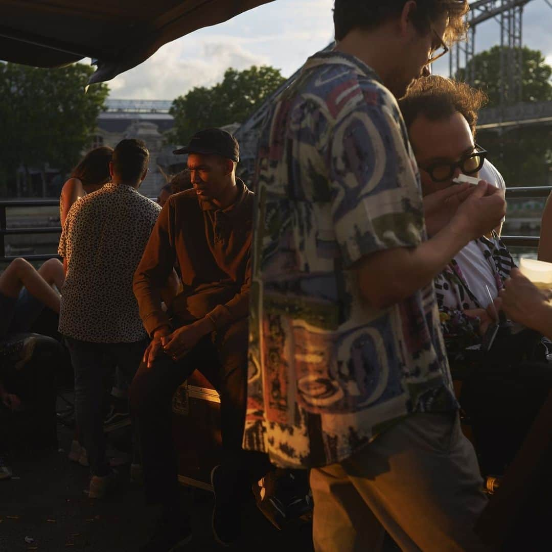 ルモンドさんのインスタグラム写真 - (ルモンドInstagram)「À Paris, 55 heures de fête au club Concrete pour le dernier week-end avant la fermeture définitive. Pour capter les derniers moments du mythique club electro parisien La Concrete (@concrete.paris), la photographe Rebecca Topakian s’est faufilée dans la foule, captant la couleur de la fête et, dans l’obscurité, grâce à un appareil sensible à la lumière infrarouge, ces moments où les danseurs s’oublient. - Photos: Rebecca Topakian (@rebitopi) pour Le Monde - #clubbing #concrete #electro」7月23日 3時52分 - lemondefr