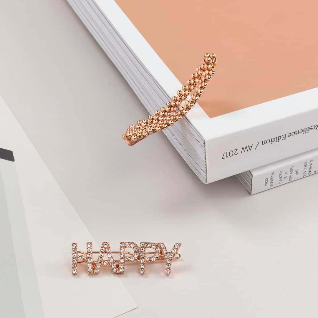 アクセサライズのインスタグラム：「Made-it-through-Monday mood. 😍...Opt for crystal gems or beaded details for a guaranteed talking point. 🔍 Gold beaded snap clip - 7867928100 🔍 Happy slide - 7868230800 Tap the link in the bio to shop now.  #Accessorize」