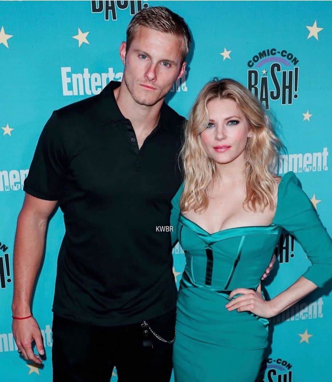 キャサリン・ウィニックのインスタグラム：「❤️U 2 @alexanderludwig #ComicCon2019 #Vikings #EW 👗 by @blumarine」