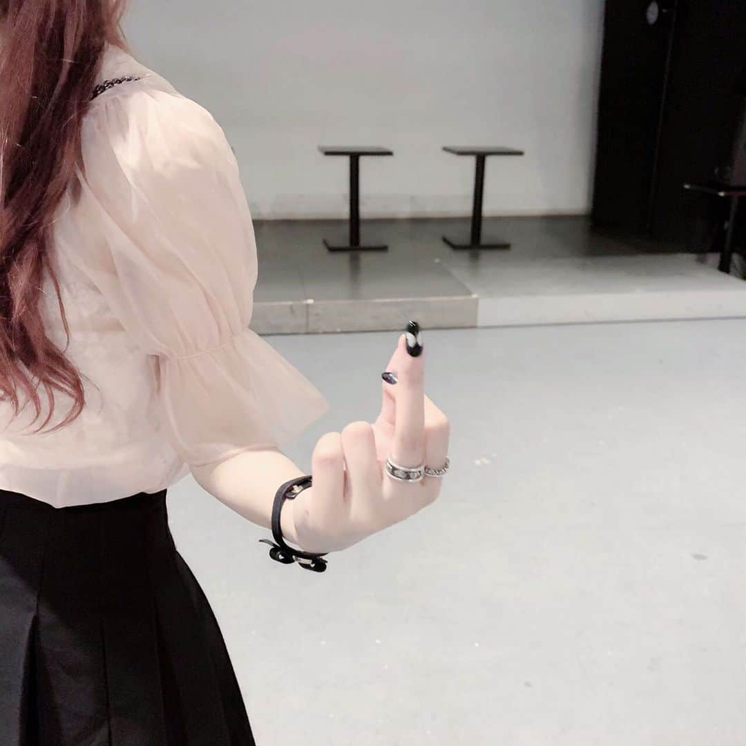 一ノ瀬りとのインスタグラム：「蝶々すきじゃないけどネイル的には可愛くてお気に入りだったやつです🦋」