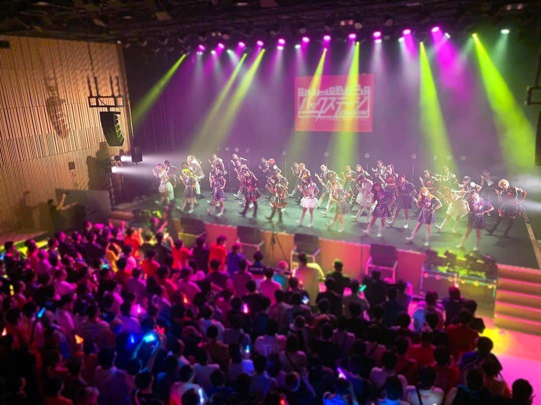 弘松菜摘のインスタグラム：「#AKIHABARAバックステージpass ﻿ 7周年LIVE〜ここからぶちあげていこう〜﻿ @ 神田明神ホール﻿ ﻿ お越し下さった皆様、﻿ 本当にありがとうございます！﻿ 一部二部とも超満員で…😭﻿ ぎゅうぎゅうで申し訳なかったです🙇‍♂️﻿ ﻿ 一年半ぶりのワンマンライブ。﻿ 心待ちにしていました。﻿ たくさん泣きましたたくさん戦いました﻿ ﻿ みんなと最高の瞬間を味わうために。﻿ 最高でした。﻿ 最高な瞬間が終わって欲しくなかった。﻿ 私はこの瞬間を味わうために、ステージに立っている﻿ ﻿ 人生で一番幸せな時間は﻿ ステージに立ってる時間だと﻿ 断言できます。﻿ ﻿ 7年間支えてくれてありがとう﻿ 今あなたがこうやって見てくれることで﻿ 私達は活動できています。﻿ ﻿ これからも応援よろしくお願い致します！﻿ 一緒に戦い続けてください！﻿ ﻿ 楽しいことたくさんしようね﻿ ﻿ ﻿  #ここぶち #バクステ外神田一丁目 #アイドル #idol」