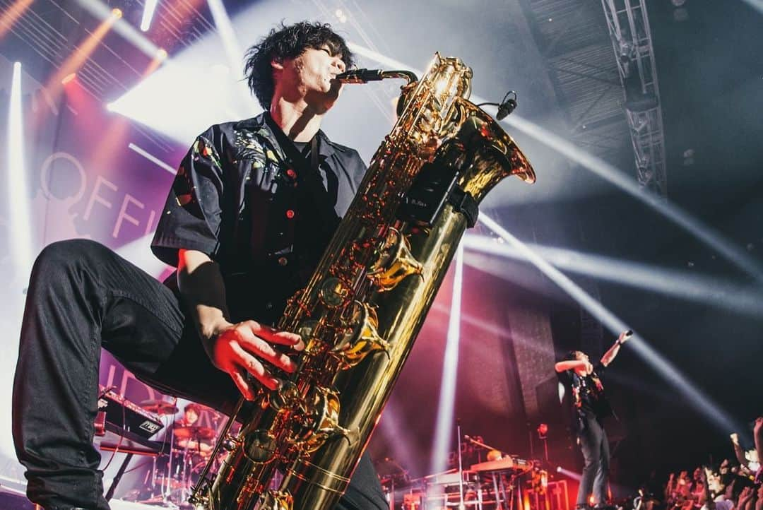 Official髭男dismさんのインスタグラム写真 - (Official髭男dismInstagram)「THANK YOU BROTHERS!! 2019.7.22 Zepp DiverCity  Photo by @nekoze_photo」7月23日 14時41分 - officialhigedandism