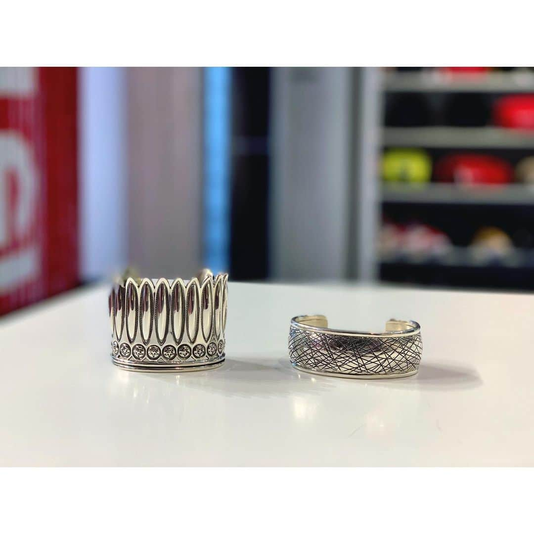 RINKAN渋谷店さんのインスタグラム写真 - (RINKAN渋谷店Instagram)「【New Arrival】 《Cody Sanderson》  ㅤㅤㅤㅤㅤㅤㅤㅤㅤㅤㅤ ▷Feather Head Star Cuff ▷Cat Scratch Narrow Cuff  只今コディのリング、バングル共に種類豊富に揃えてます！  この季節にぴったりな商品です。  店頭にてご覧下さいませ。  #rinkan#codysanderson  RINKAN 渋谷 03-5458-3050」7月23日 15時08分 - rinkan_shibuya