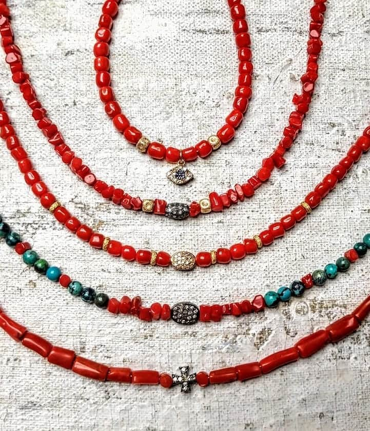 キャサリン ミッシェルさんのインスタグラム写真 - (キャサリン ミッシェルInstagram)「In the mood for coral and diamonds ? Since ancient Greece and Rome, coral is believed to protect from evil energies, support the nervous system while promoting abundance. This coral is not endangered or treated or tinted bamboo #heirloom #coral #preserve #collect #gold #diamonds #precious  #protection #abundance #fertility #evileye #turquoise #corse #ajaccio #Opiumajaccio」7月23日 15時28分 - catherinemichiels