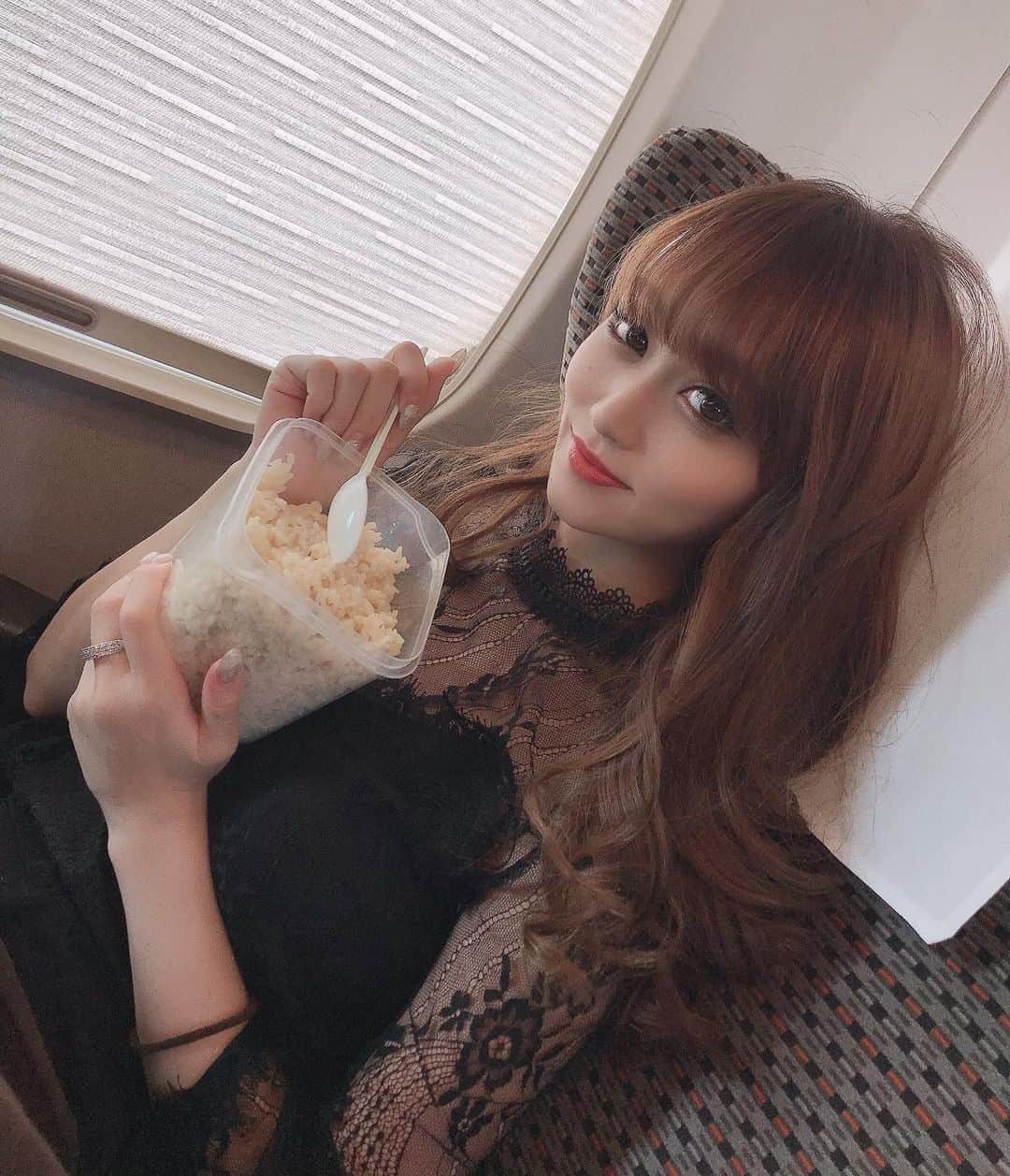 水瀬きいさんのインスタグラム写真 - (水瀬きいInstagram)「⋆* #おしゅし破産します . 最近全く載せてないけど、 新幹線の中でもシャリタッパー抱えてます🥰💫ww . #鮨#🍣」7月23日 15時28分 - kiiiiiiiiiiiiiiiiiiiii