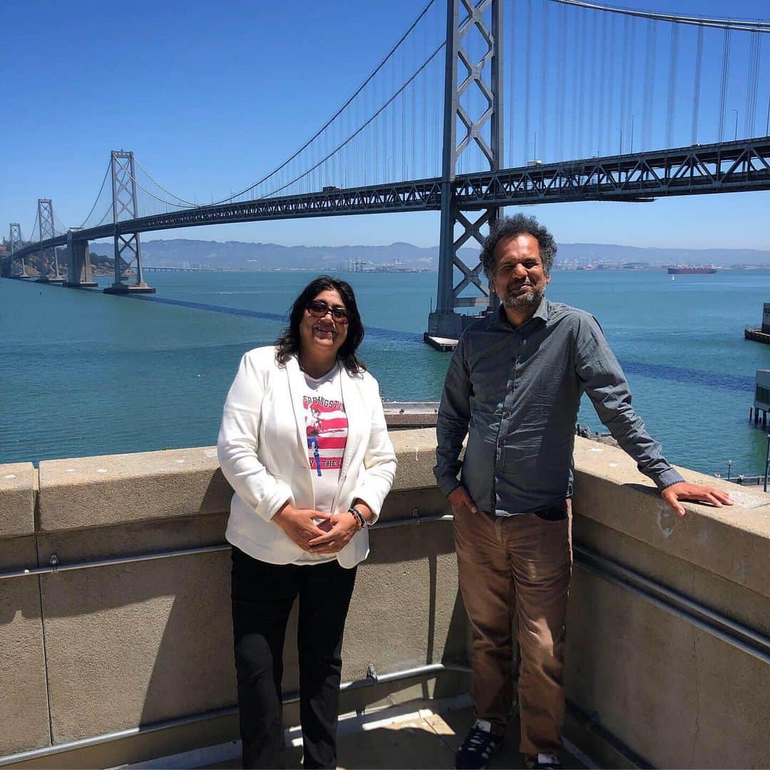 Warner Bros. Picturesさんのインスタグラム写真 - (Warner Bros. PicturesInstagram)「The @BlindedByTheLightMovie tour continues in San Francisco with @gurinder.chadha & @sarfrazmanzoor! 🌁」7月23日 7時15分 - wbpictures