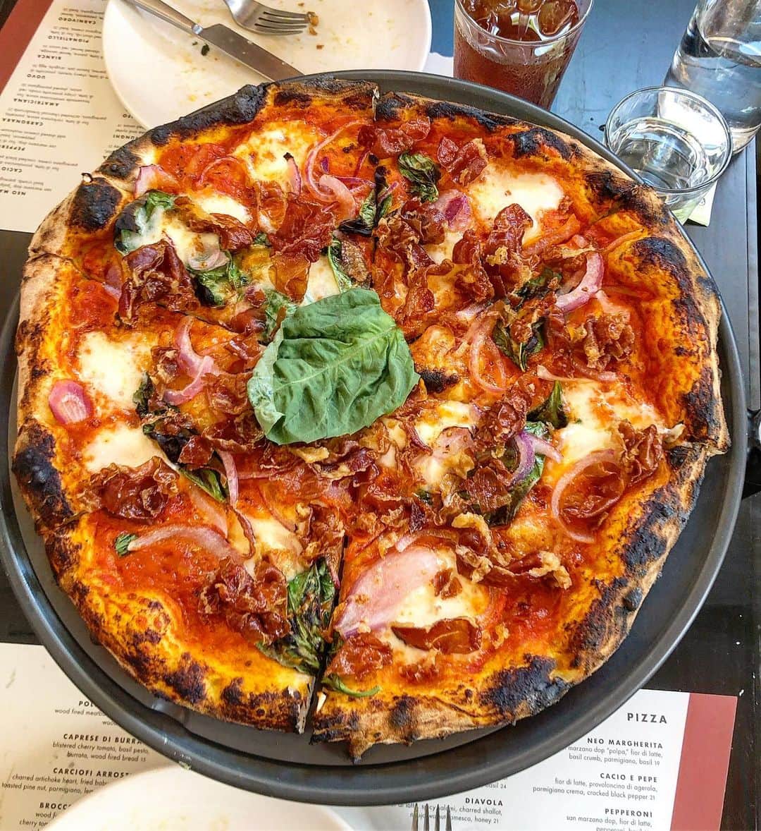scottlippsさんのインスタグラム写真 - (scottlippsInstagram)「Where’s your favorite pizza in LA? Checked out @pizzana today and have successfully entered a food coma this #monday #pizza #la #eeeeeats」7月23日 7時29分 - scottlipps