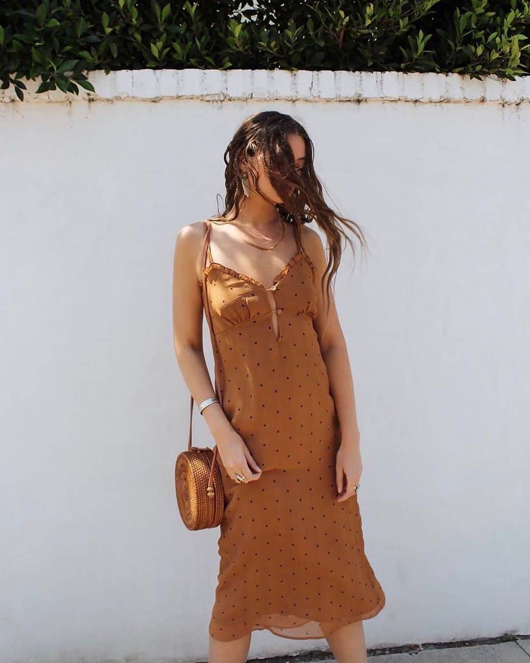 Urban Outfittersさんのインスタグラム写真 - (Urban OutfittersInstagram)「Color of the moment: rust. #UOonYou via @mia_colona」7月23日 8時03分 - urbanoutfitters
