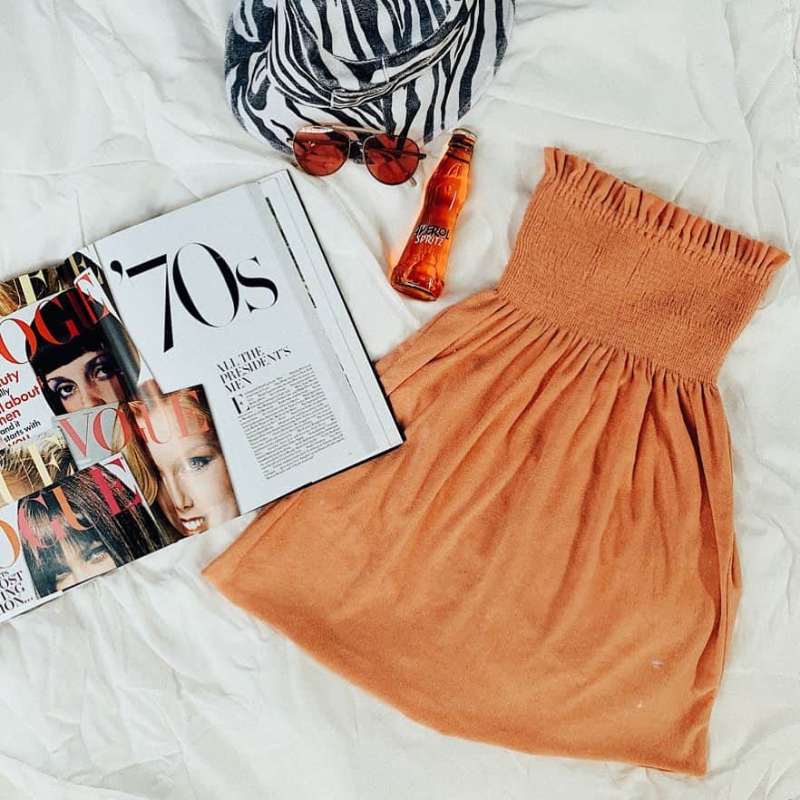 ブルーライフのインスタグラム：「the new and improved juicy dress 🍊」