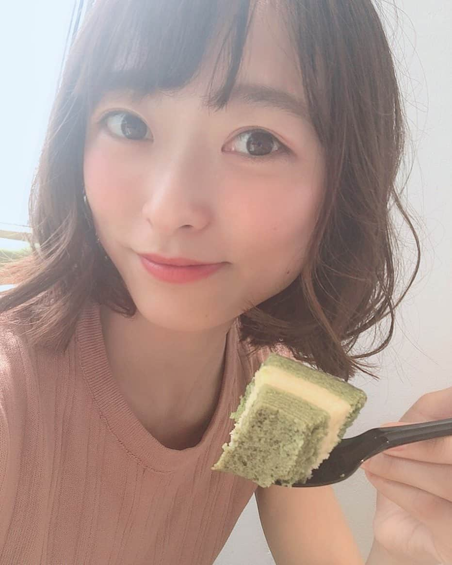 高本采実さんのインスタグラム写真 - (高本采実Instagram)「🍰 ぺろっと1ホールたいらげちゃう 京ばあむ🍴💕 . . . . .  #スイーツ #バームクーヘン #京ばあむ #sweet #gdmorning  #休日 #高本采実 #あやみん #ayamistagram」7月23日 8時58分 - ayami__summer